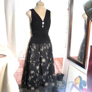GLAMOROUS COCKTAIL DRESS Sz 16 DRESSBARN STRETCHY TOP EMBROIDERED SKIRT BLACK